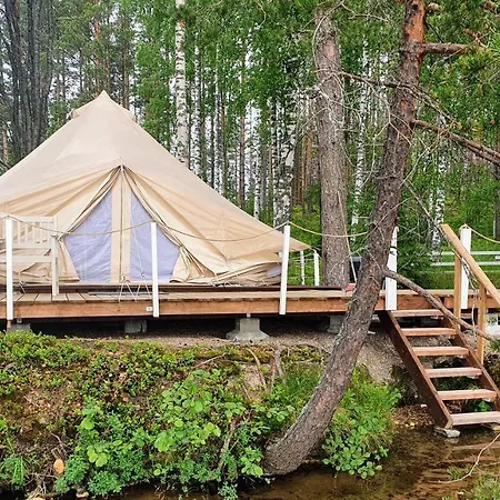 Luxusní stan Luksusteltta Omalla Uimarannalla *