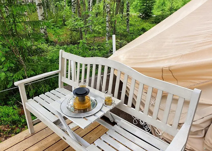 Luksusteltta Omalla Uimarannalla Campismo de Luxo Jyväskylä